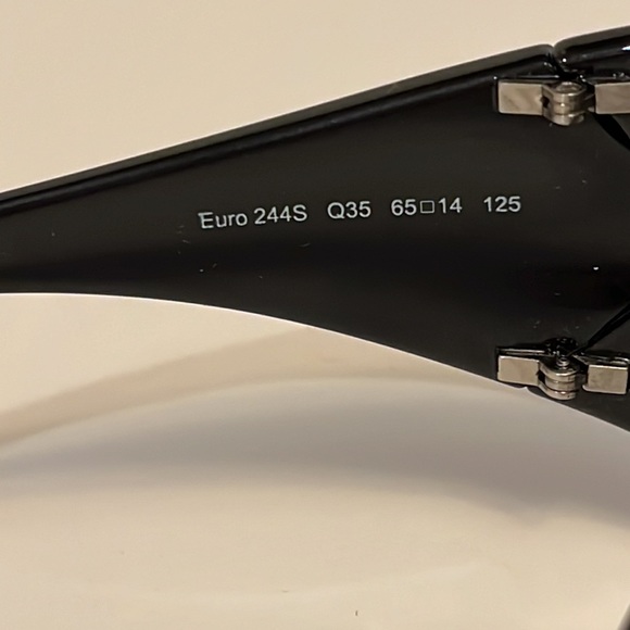 New ROBERTO CAVALLI Sunglasses with original case and RC lens wipe - Picture 5 of 8